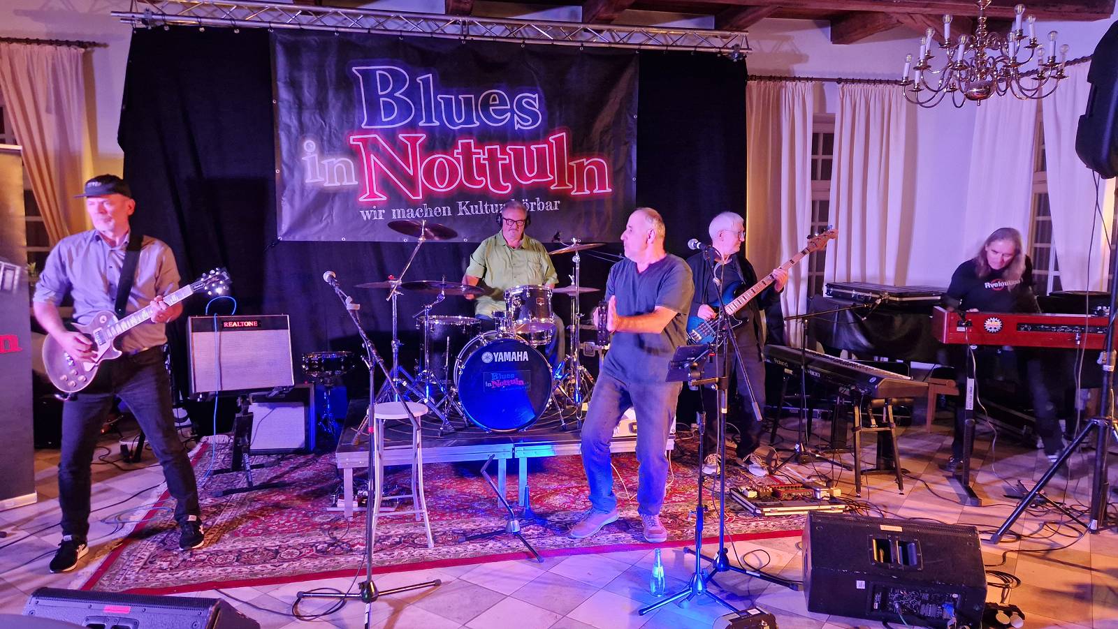 20251002_203028_(1600_x_1200)