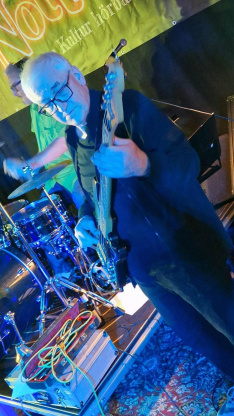 20251002_203400_(1600_x_1200)