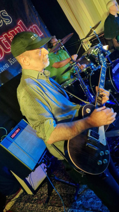 20251002_204125_(1600_x_1200)