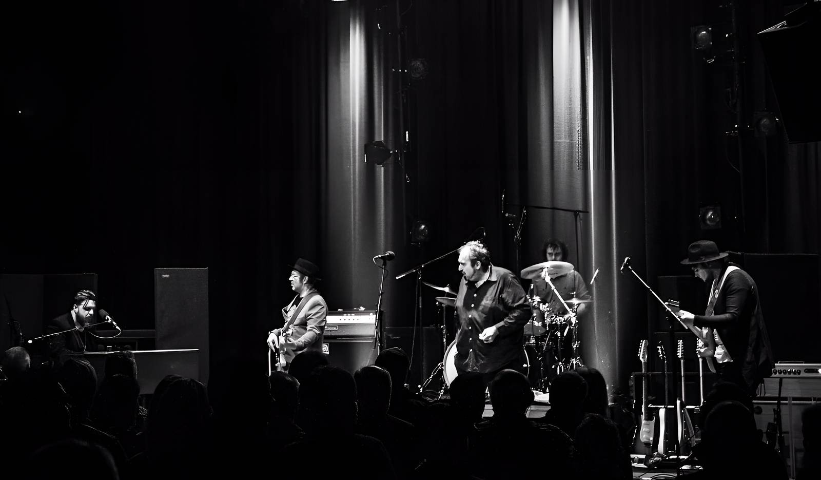 BB_Band-live (1) cut2_(1600_x_1200)