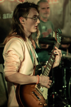 Session 2025-12-04-77_(1600_x_1200)